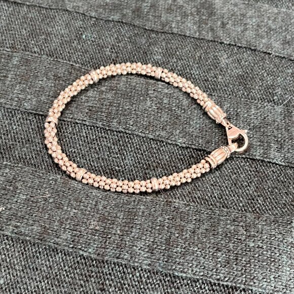 Lagos - Picture 2 of 4